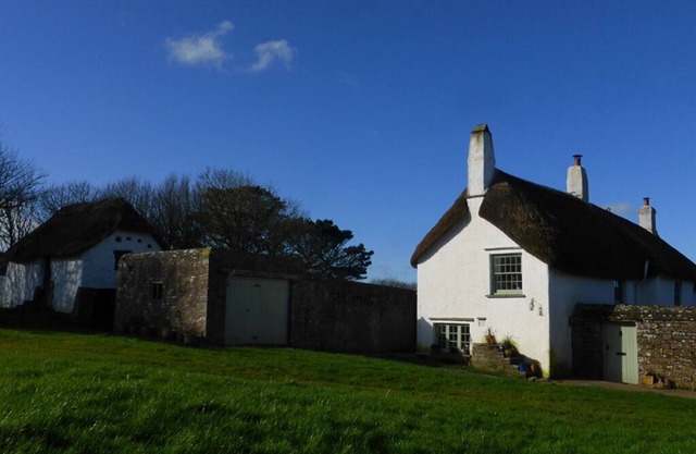 A cosy thatched cottage in coastal location - a perfect eco-retreat for four