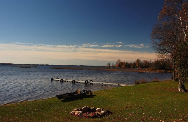 Cottage confortable sur le lac Brevort - Un endroit où vous voulez être!