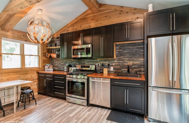 A cozy, modern cottage has all the amenities and privacy a hotel cannot offer.