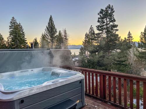 A-Frame Cabin with Hot Tub & Close to Lake Tahoe