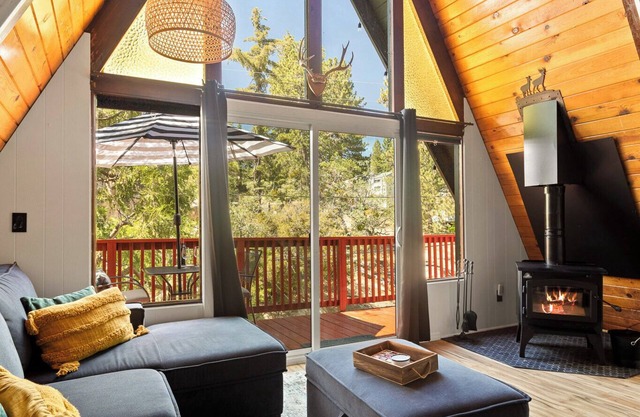 A-Frame Casita + Wi-FI + EV Charger + Views + Hiking!