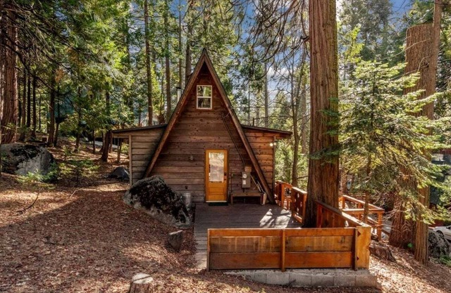 A-Frame Escape ~Unique stay w/ comfort & style