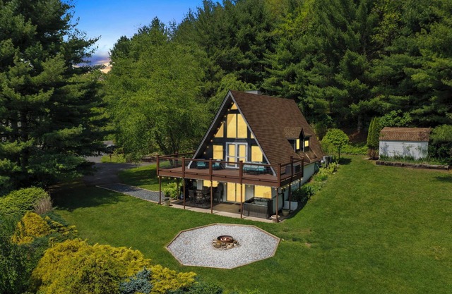 "A Frame Haven" - w/ Hot Tub and NC Mountain Views by the New River
