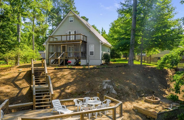 A Frame of Mind: 3 BR, 2 BA House in Cullman, Sleeps 10