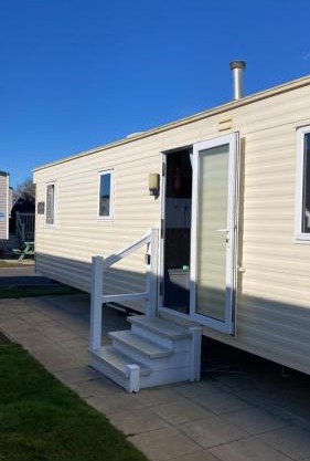 A fully equiped caravan Marton mere haven