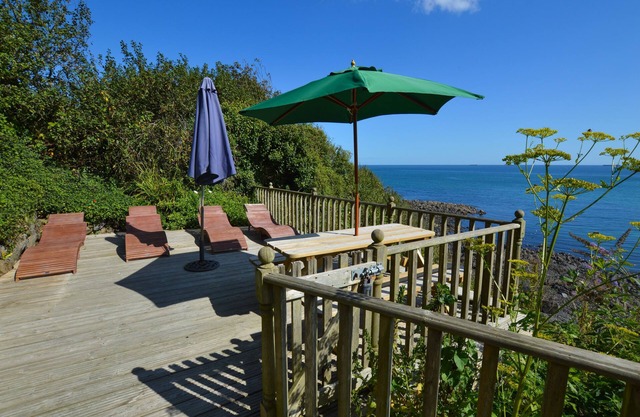 Une propriété entièrement rénovée, à quelques pas de la belle plage de Coverack.