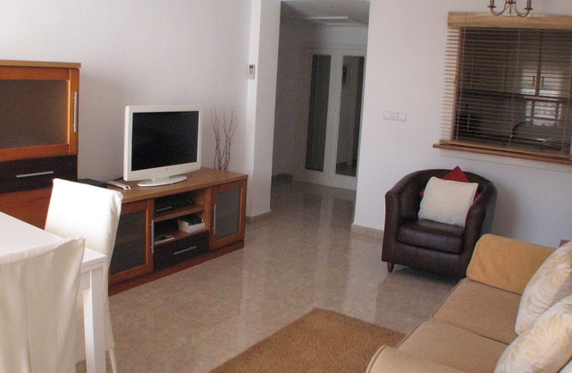 Un petit bijou d'un appartement avec jardin 1 Chambre au coeur du Village Bellaluz