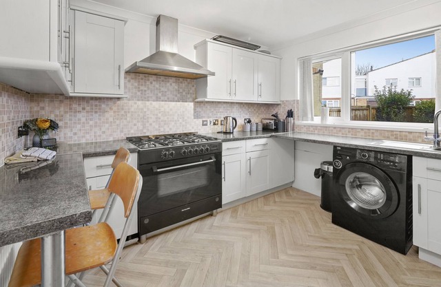 Kingsley House - Spacious 4 Bedroom House