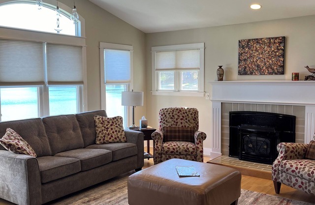Une grande famille READY Lake House-ACCEPTING 2019 SUMMER RENTERS