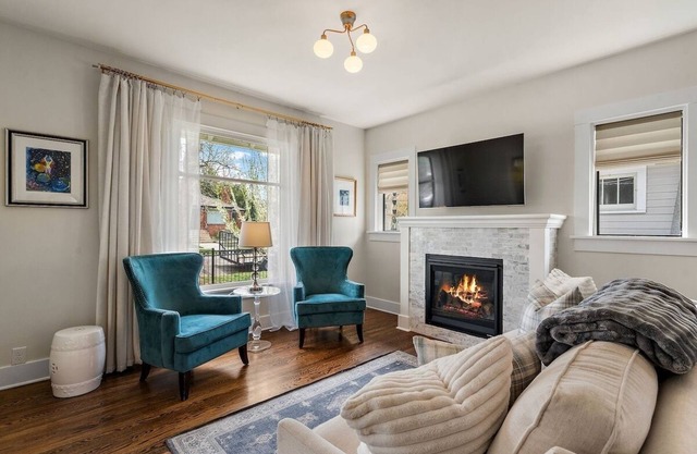 A Historical Stay by Host Boise Awaits - Quick Walk To Hyde Park