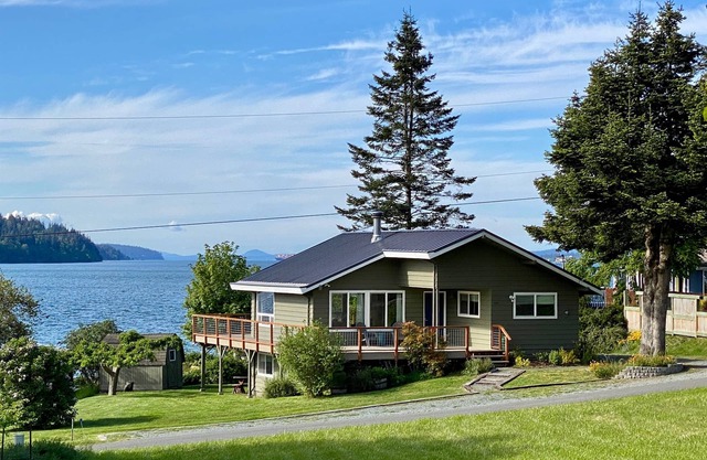 Une maison sur le port - plage, vue sur l'eau, calme, S. Whidbey