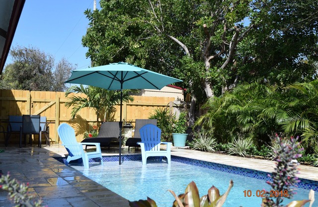 $$ VENTE-Avril-Sept-TRÈS PRIVÉ-Tout NOUVEAU Piscine-2 LUXE Master Suites-Beach-5 Blks