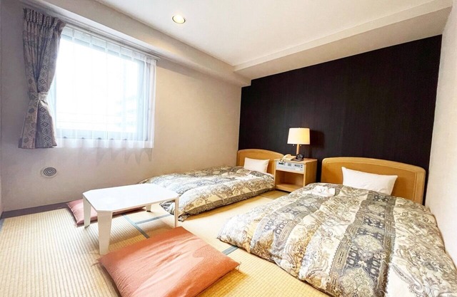 A Japanesestyle twin nonsmoking room with a plan / Kisarazu Chiba