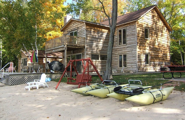 A Lakeside Delight w / PRIVÉE Beach à Traverse City