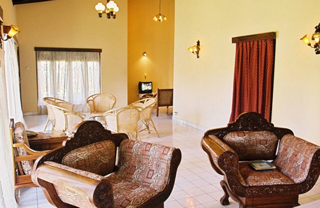 Une grande chambre à "Charles Homestay" -Moratuwa, COLOMBO