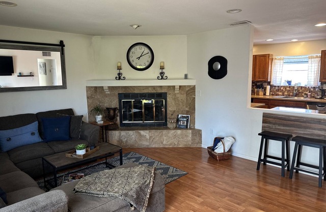 A little Coast, Mountain & Country! Safe, clean & convenient.