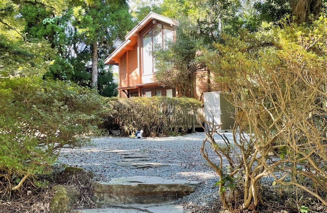 A lodge with a fireplace nestled in the forest of Aso accommodates up to 9 people / Aso Kumamoto