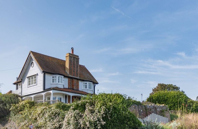 Une maison de vacances côtière de luxe avec vue panoramique sur la Manche