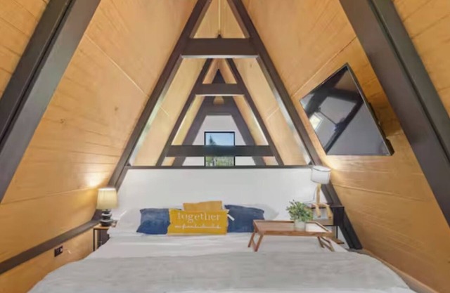 Brand New Tiny Home! A-Frame with Loft/1 Mile to the Beach!