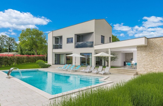 Villa moderne à Kringa avec jacuzzi