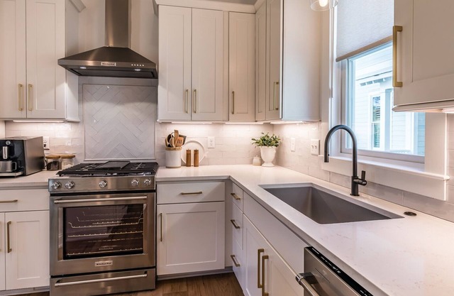 A Modern & Tranquil Abode - New Listing in Habersham
