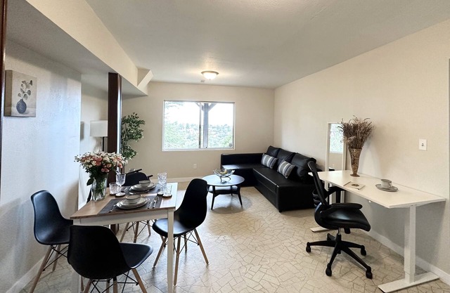 a one-bedroom suite (sleeping 4)