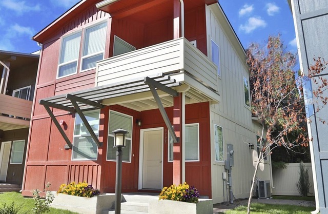 A park-like setting in the BRAND NEW house near the river and minutes from downtown Boise