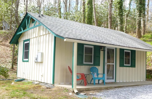 Une retraite paisible près des sentiers de randonnée dans Hickory Nut Gorge