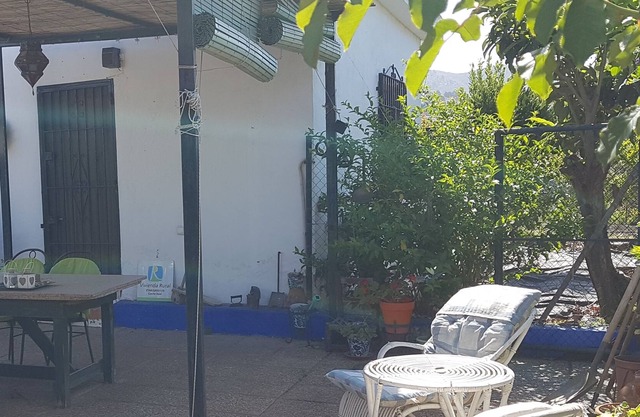 Un calme, spacieux, studio indépendant à seulement 10 minutes de la plage et de la ville