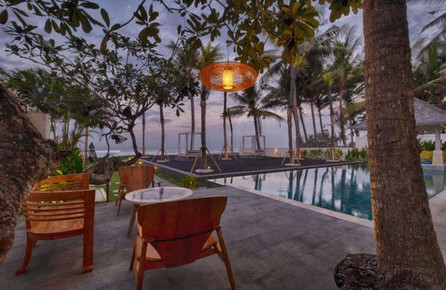 Villa de luxe 5 chambres face à la plage