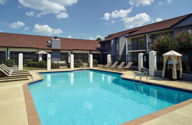 A Place You''ll Surely Enjoy! Free Parking, Pets Allowed, Onsite Swimming Pool