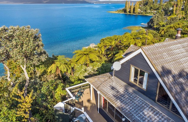 A PRIMO LAKE TARAWERA WATERFRONT LOCATION
