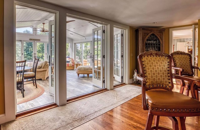 Un domaine privé élégant des années 1940, rénové au luxe d'aujourd'hui