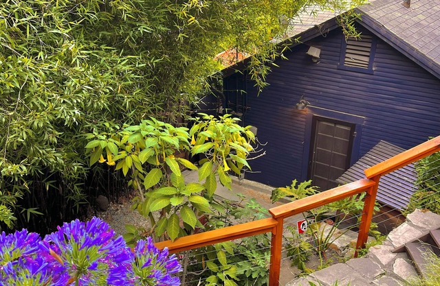 A Private Garden Cottage in the Hills