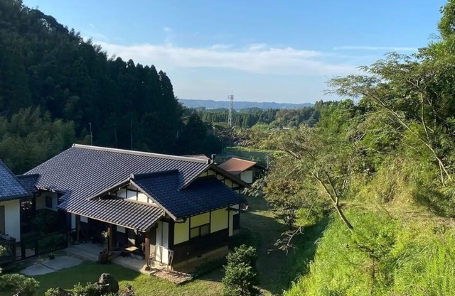 A private house surrounded by mountains and rice fields / Isumi Chiba