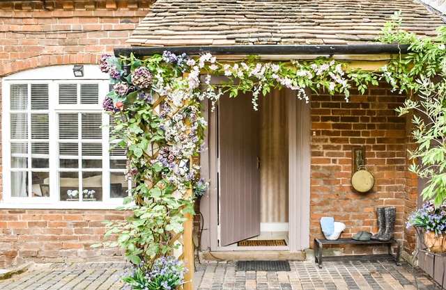 A quirky country retreat within a substantial Georgian manor house.