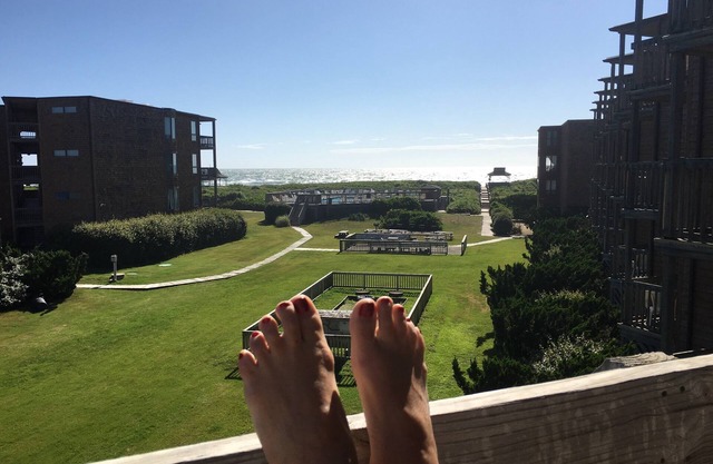 A RAY OF SUNSHINE - OBX CONDO - OCEANVIEW - 2 MIN WALK TO BEACH