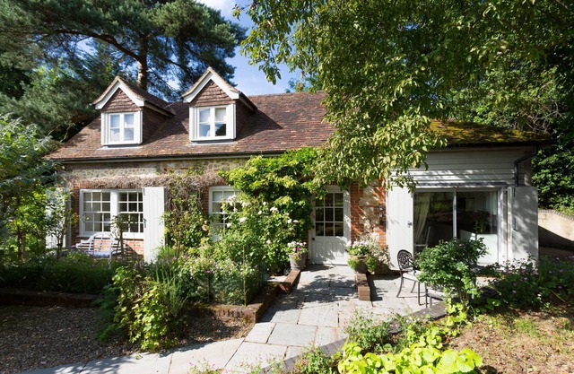 Le Coach House près de Sevenoaks dans un endroit calme avec vue sur les jardins, les paddocks et les terres agricoles.