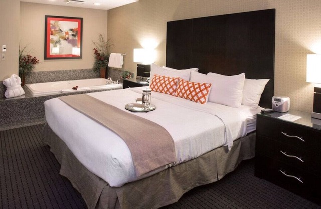 A Relaxing and Romantic Staycation W/ WiFi