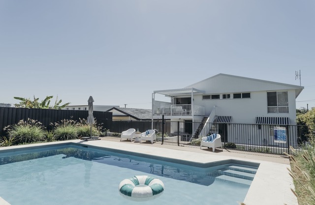 May-Aug Pay 2 Stay 3 Luxury family beach home with fire-pit and 1pm checkout