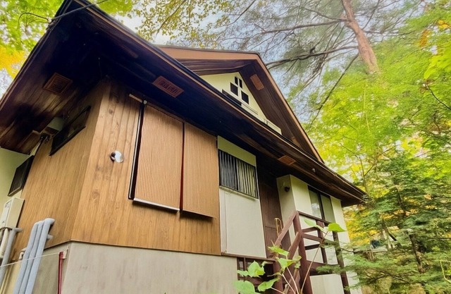 A rental villa with a freeflowing bath from the K / Agatsumagun Gunma