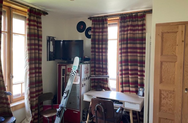A Room in Grands Charmoz
