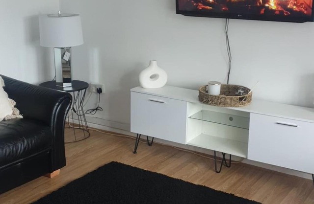 A&S properties, no guest fees, with drive and near city centre