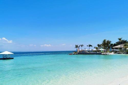 A sea view 3 bedroom beach vacation home