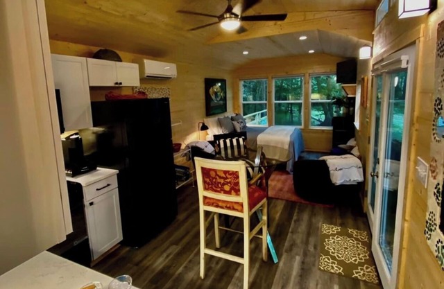 A secluded romantic, relaxing, single/couple retreat in central North Carolina!