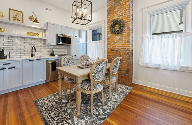 Beautiful Condo close to Cedar Point