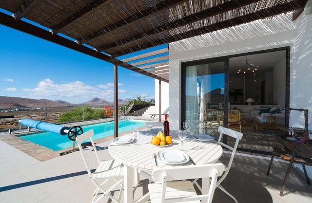 Une offre spéciale Villa avec piscine de 150m2.