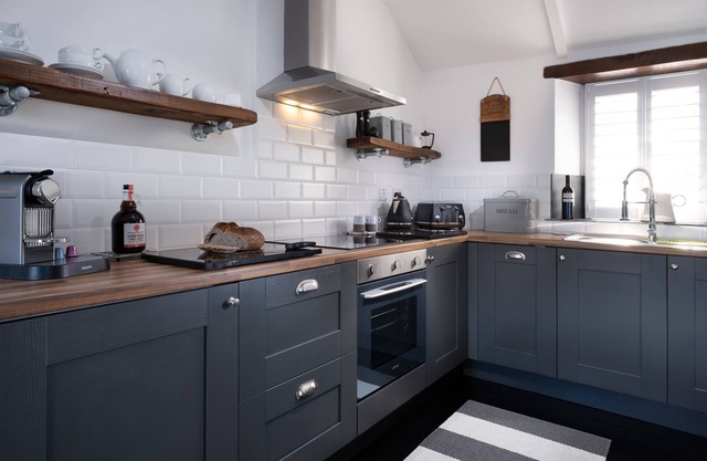 A stunning Cornish barn, ideally located for visiting the North and South Coast.