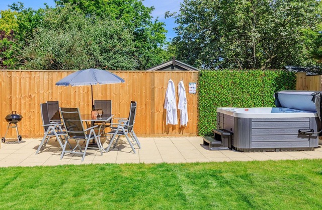 2 bedroom accommodation in Limington, near Yeovil