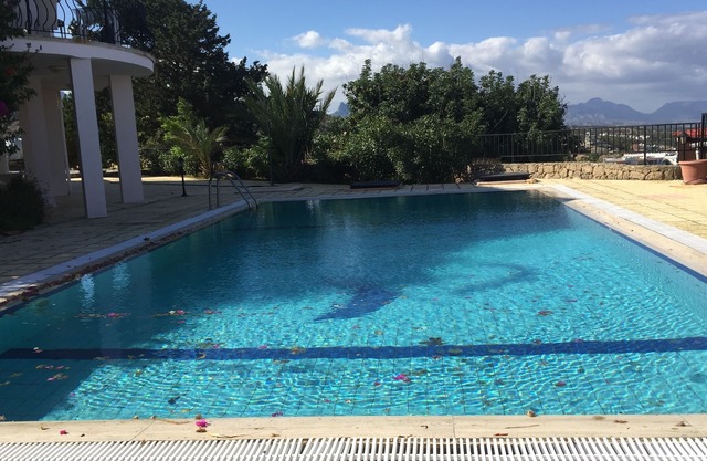Nouvel appartement de qualité avec piscine privée et vue imprenable